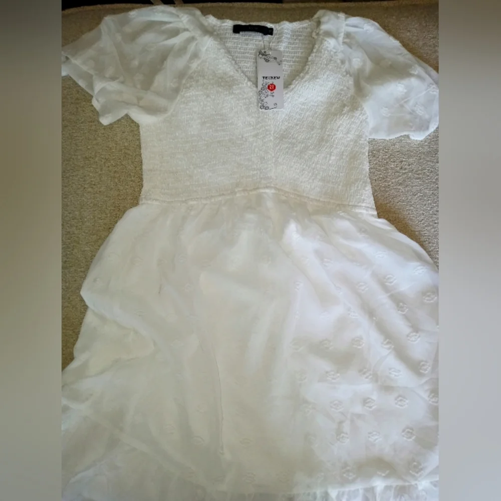 NWT, Women's Dress, Size Medium - Picture 2 of 2